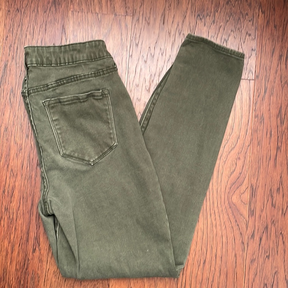 Old Navy Olive Skinny Jeans - Picture 2 of 8
